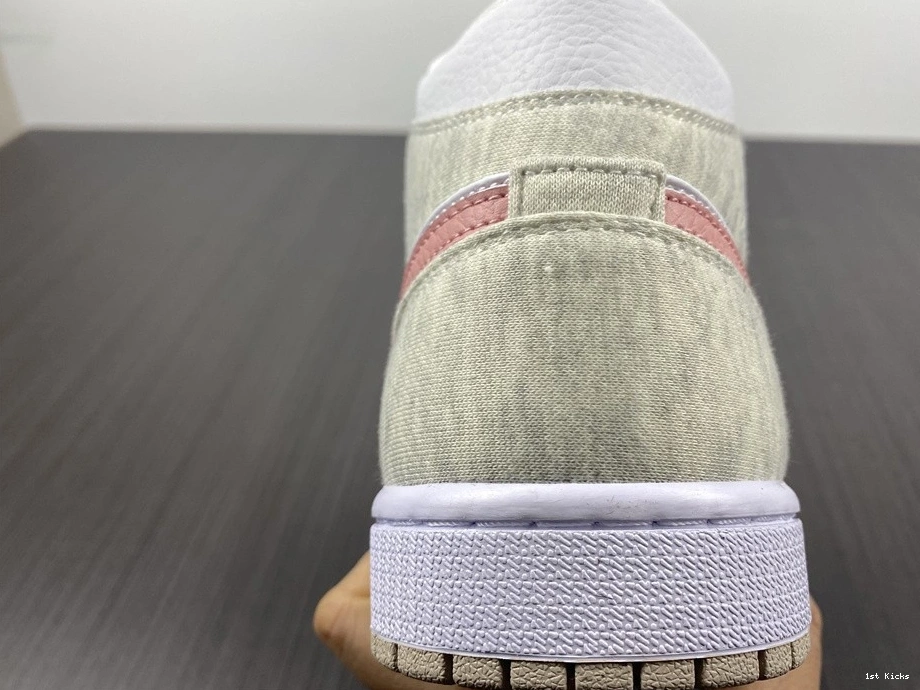 Light Iron - Ore Mid 1 Jordan (W) DN4045-001 SE 0118